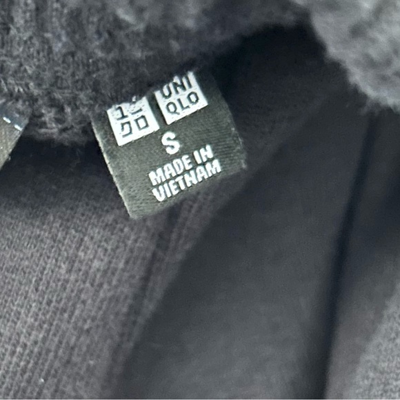 Uniqlo Black Elastic-Waist Jogger Pants - Picture 2 of 2